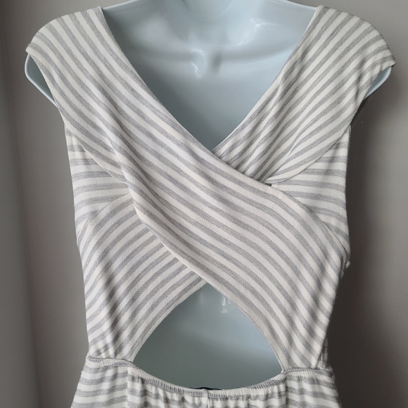 NWT Soft Flowy Dress Preppy Comfy Sz Large Striped Spring Cutout Cream Summer - Picture 4 of 10